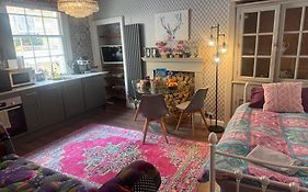 Georgian City Apartment At Thomas Street Double Bedroom And Two Single Trundle Beds